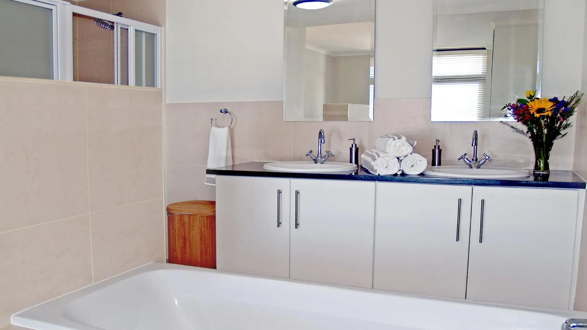 Bluebird Empire Penthouse Villa Muizenberg 0*,